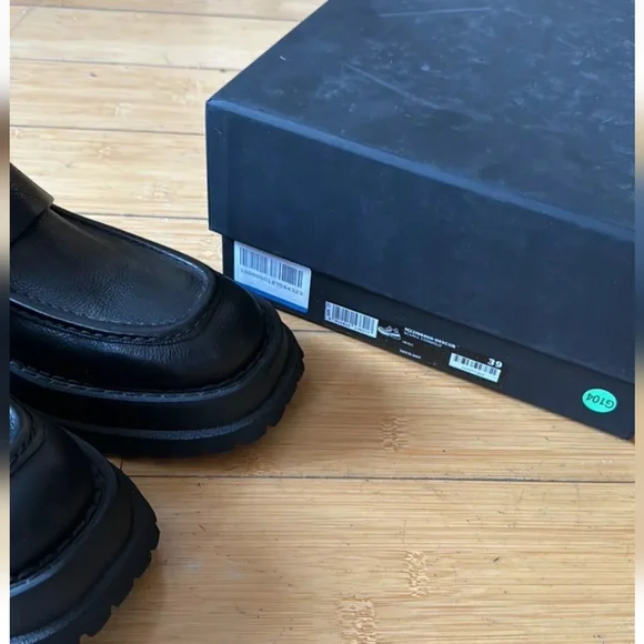 Malloni 39 8.5 black leather loafers Italy lug sole - Picture 4 of 10